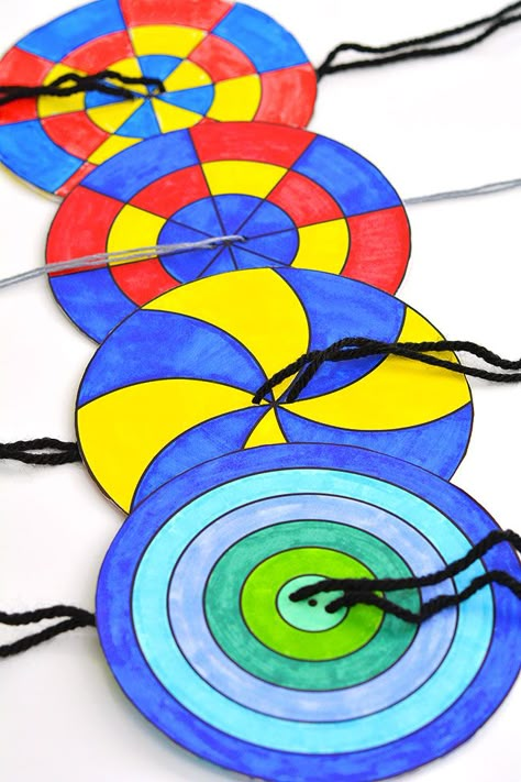 Quick Craft For Preschoolers, Spinning Toys Diy, Paper Plate Spinning Wheel, Wheel Art Preschool, Twirligig Paper Spinner, Art Activities For School Age, Spinning Wheel Craft, String Activities For Kids, Diy Spinners