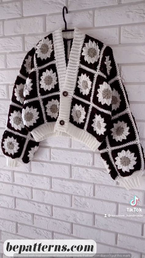 Free Crochet Patterns | Cozy Granny Square Cardigans for Beginners Free Crochet Fingerless Gloves, Crochet Fingerless Gloves Pattern, Crochet Patterns Easy, Long Crochet Cardigan, Fingerless Gloves Pattern, Crochet Baby Sweaters, Gilet Crochet, Crochet Sweater Pattern Free, Easy Crochet Patterns Free