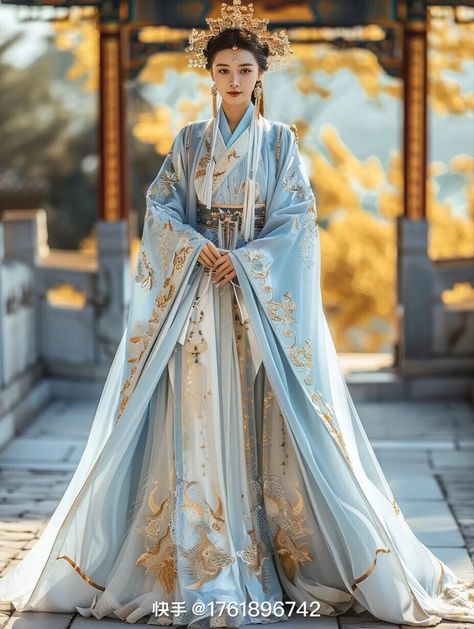 Chinese Dresses Traditional, Traditional Chinese Empress Dress, Royal Hanfu, Empress Hanfu, Chinese Empress Dress, Korean Historical Fashion, Chinese Dress Traditional, Fantasy Hanfu, Blue Hanfu