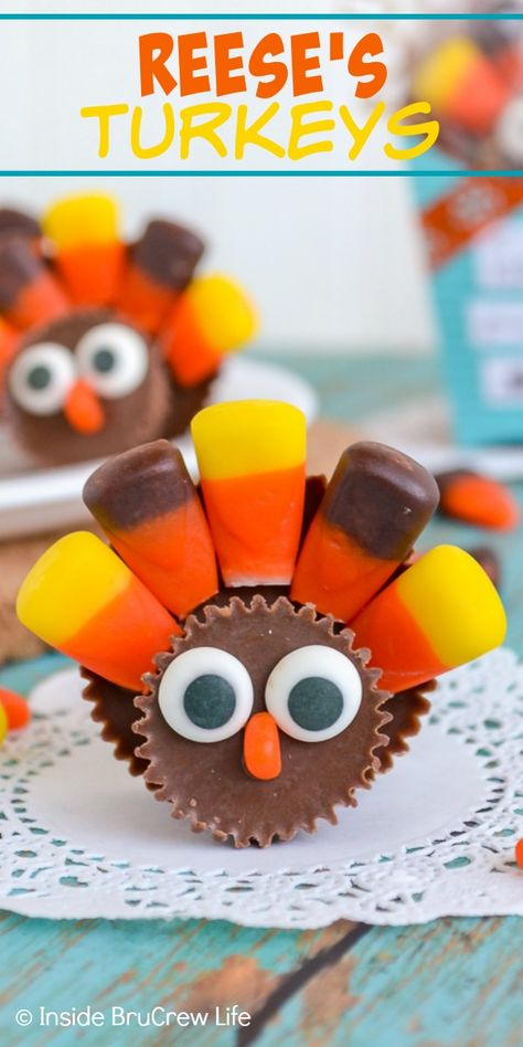 Reese's Turkeys - these cute little turkey treats are made with peanut butter cups and candy corn. Easy candy to make for your Thanksgiving Day dinner table. Turkey Pretzel Treats, Candy Turkeys, Kid Friendly Thanksgiving, Reeses Candy, Chocolate Turkey, Thanksgiving Desserts Table, Turkey Treats, Pretzel Treats, Thanksgiving Snacks