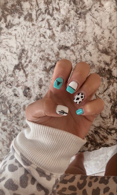 Simply Western Nails, Southern Style Nails, Country Gel Nail Designs, Nashville Tennessee Nail Ideas, Cow Print Teal Nails, Short Almond Western Nails, Cow Spot Nails, Jel Nails Ideas, Turquoise Country Nails