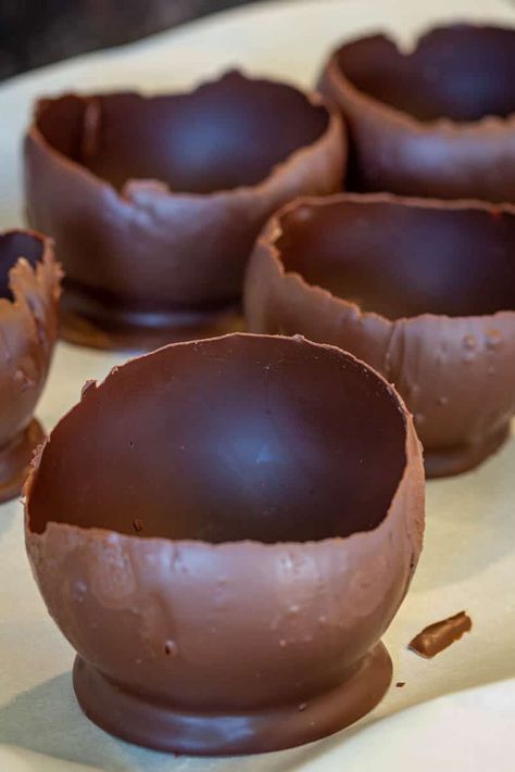 How to Make Chocolate Mousse Cups | This That More Chocolate Shell Recipe, Chocolate Dessert Cups, Chocolate Mousse Cups, Desert Cups, Mousse Cups, Chocolate Bowls, Chocolate Bowl, Avocado Chocolate Mousse, Avocado Chocolate