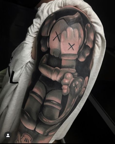 Tattoo KAWS, OG Slick Kaws Doll Tattoo, Kaws Tattoo Design, Kaws Outline, Kaws Tattoo Sleeve, Kaws Doll, Kaws Tattoo, Drake Tattoos, Tattoos Leg, Christian Sleeve Tattoo