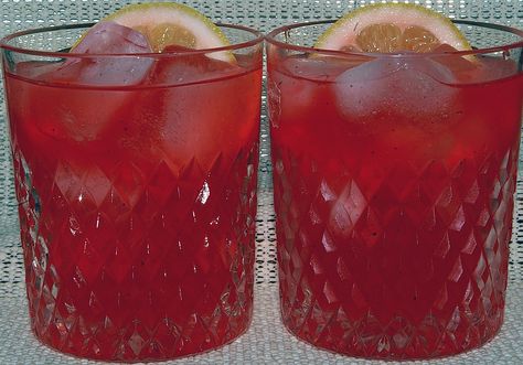 How to Quickly Make an Alcoholic Party Punch in 5 Steps Alcoholic Party Punch, Hawaiian Punch Recipes, Beer Punch, Party Punch Alcohol, Alcoholic Party, Jungle Juice Recipe, Easy Party Drinks, Alcoholic Punch Recipes, Easy Punch Recipes