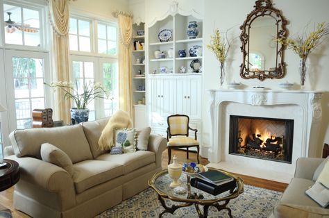 Salons Cottage, Shabby Chic Decorating, Cottage Style Interiors, Salon Shabby Chic, Small Living Room Design, Shabby Chic Living, Country Cottage Decor, Shabby Chic Living Room, Cottage Style Decor