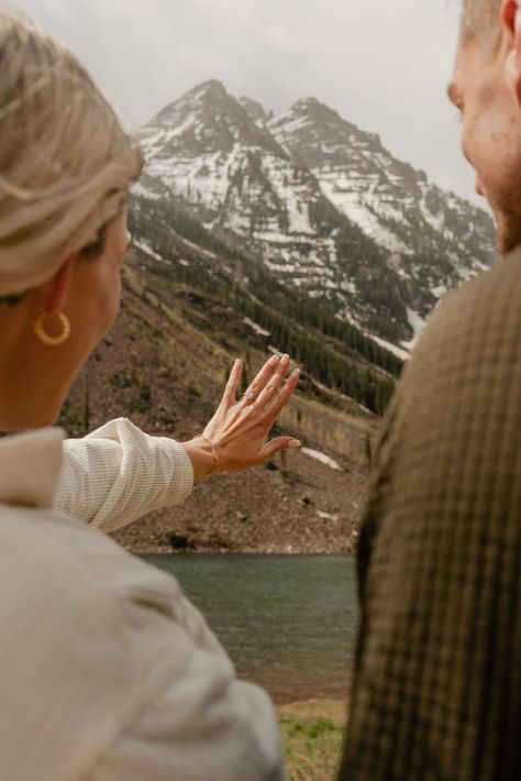 Proposal Ideas Engagement Mountain, Hiking Proposal Pictures, Engagement Pictures In The Mountains, Engagement Hiking Photos, Outdoor Engagement Photos Mountains, Engagement In Mountains, Engagement Pics Mountains, Rocky Mountain National Park Engagement Photos, Aspen Engagement Photos