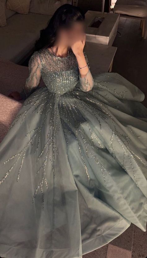 Floor Length Evening Dress, Princess Evening Dress, Gowns Dresses Elegant, Pakistani Fancy Dresses, Evening Dress Floor Length, Fancy Dresses Long, Simple Pakistani Dresses, Dress Princess, Fancy Dress Design