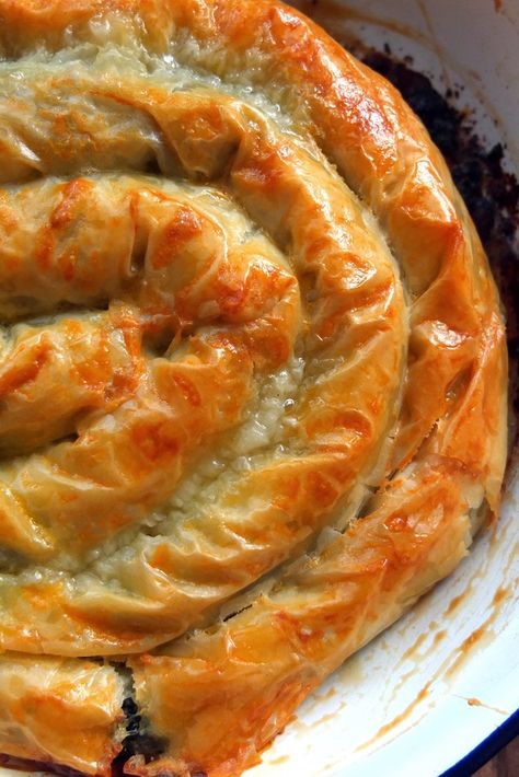 Helen Graves' stunning börek recipe is packed with tangy white Turkish cheese, but feel free to use feta if you can't get your hands on the type used here. Turkish Cheese, Borek Recipe, Pasta Fillo, Spinach Pie, Great British Chefs, Filo Pastry, Kampot, Spinach And Feta, Middle Eastern Recipes