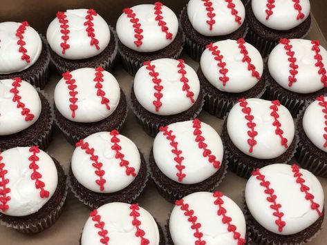 Baseball Birthday Cupcakes, Baseball Cupcake Cake, Baseball Themed Cupcakes, Baseball Cupcakes Ideas, Baseball Cupcake Cakes, Baseball Theme Birthday Party, Baseball Cupcakes, Baseball Theme Birthday, Baseball First Birthday