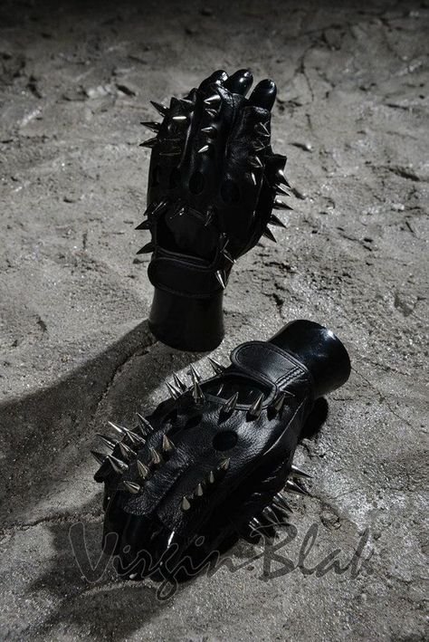 Spiked Gauntlet, Black Grunge Boots With Spikes, Gothic Black Boots With Spikes, Spiked Gloves, Cheap Gothic Spiked Jewelry, Black Metal Fashion, Goth Gloves, Steel Cap Boots, Spikes Fashion