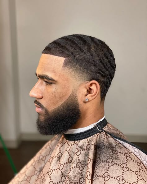 Haircut With Waves For Men, Waves With Beard, 360 Waves Haircut, Men With Waves, Black Man Haircut Fade, Short Hair Blowout, 360 Waves Hair, Types Of Fade Haircut, Waves Hairstyle Men