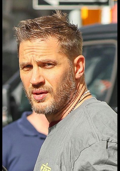 Tom Hardy Beard, Tom Hardy Haircut, Short Beard, Thomas Hardy, Mens Haircuts Short, Tom Hardy, Beard Styles, Venom, Haircuts For Men