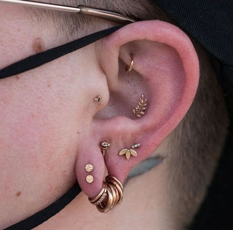 Stretched Ear Stack, Stacked Lobe Piercing, Rose Gold Piercing, Ear Project, Earlobe Piercings, Pretty Body, Piercing Inspo, Stretched Lobes, Cool Piercings