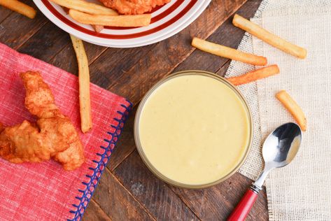 If you're looking to recreate Chilis honey mustard sauce then this is the recipe for you. This honey mustard sauce will be your new favorite! Chilis Honey Mustard, Chicken Nugget Dipping Sauce, Best Sauce For Chicken, Honey Mustard Dressing Recipe, Sauces For Chicken, Honey Bbq Sauce Recipe, Mustard Dressing Recipe, Honey Mustard Sauce Recipe, Mustard Sauce Recipe