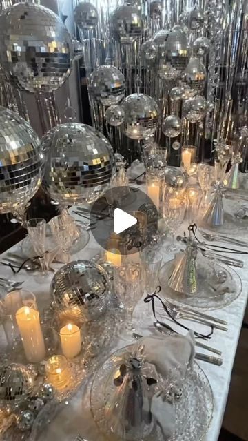 New Years Eve Decorations Table, Happy New Year Table Decoration Ideas, Disco Balls Table Decor, Disco Ball Table Decor Party Ideas, Disco Theme Table Decor, New Year’s Eve Decoration Ideas, New Years Centerpiece Ideas, Disco New Years Eve Party, Disco Ball Table Centerpiece