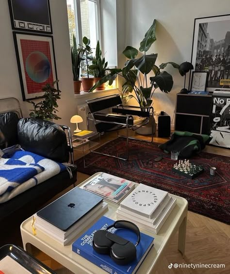 Urban Outfitters Living Room Aesthetic, Urban Outfitters Room Aesthetic, Modern Eclectic Apartment, Man Apartment, Decorating Aesthetic, Eclectic Spaces, Eclectic Apartment, Lots Of Plants, Dream Apartment Decor