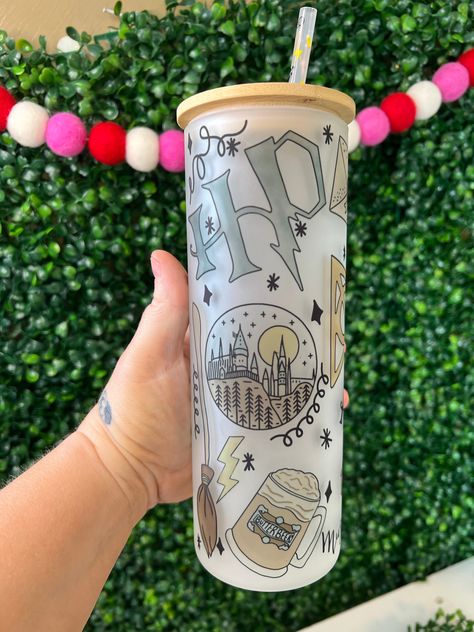 Harry Potter Cups, Frosted Coffee, Glass Tumbler Design, Starbucks Cup Design, Cute Coffee Cups, Custom Tumbler Cups, Starbucks Cup, Starbucks Cups, Cup Design