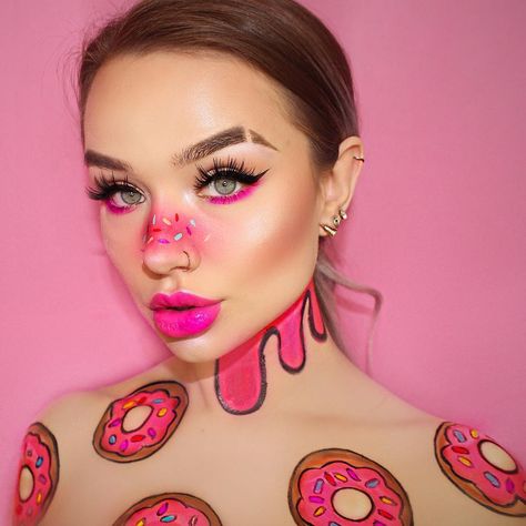 Cake Makeup Look, Donut Makeup Look, Cupcake Makeup, Emoji Makeup, Pastel Goth Makeup, Candy Photoshoot, Makeup Suggestions, Artsy Makeup, Halloween Parejas