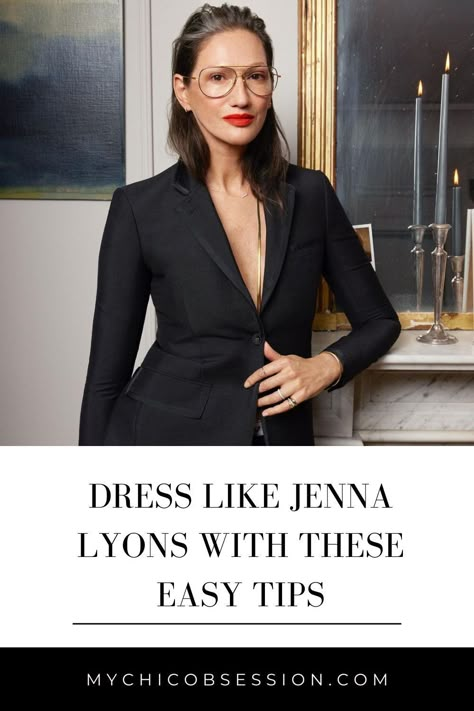 If you are wondering, “How do I dress like Jenna Lyons?”, I have everything you need to copy her inspo-worthy outfits. Jenna Lyons Style Look Books, Jenn Johnson Style, Jenna Lyons Outfits, Jenna Lyons Closet, Jenna Lyons Street Style, Me And Em, Jcrew Spring 2024, Jenna Lyons Glasses, Jenny Lyons Style