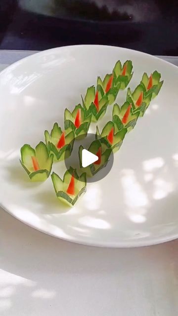 xiaoxiaoTG on Instagram: "Learning cucumber making" Cute Veggie Tray Ideas, Easy Finger Sandwiches, Cucumber Design, Cucumber Art, Garnishing Ideas, Healthy Snaks, Salad Design, Instagram Learning, Food Garnish