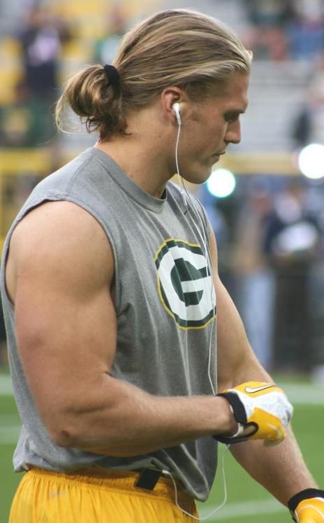 . Clay Matthews Iii, Clay Matthews, Packers Baby, Go Packers, Green Bay Packers Fans, Green Bay Packers Football, Nfl Packers, Packers Football, Man Bun