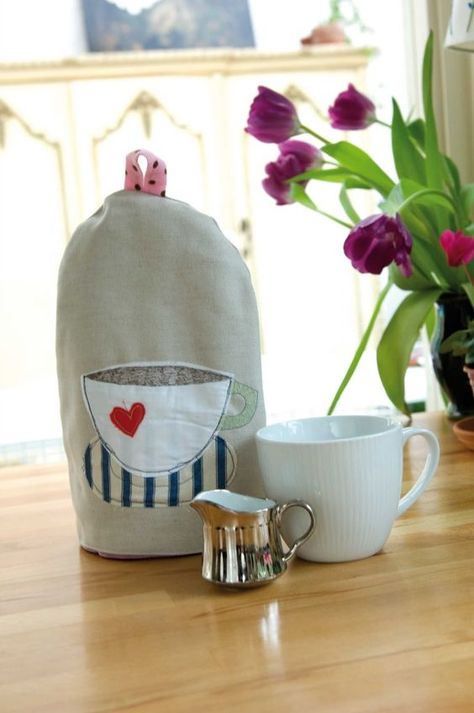 Coffee Cosy FREE Sewing Pattern and Tutorial - Sewing 4 Free Sewing Kitchen Projects, French Press Cozy, Tea Cosy Pattern, Tea Cozy Pattern, Animal Knitting Patterns, Crochet Geek, Crochet Embroidery, Tea Cosy, Tea Cozy