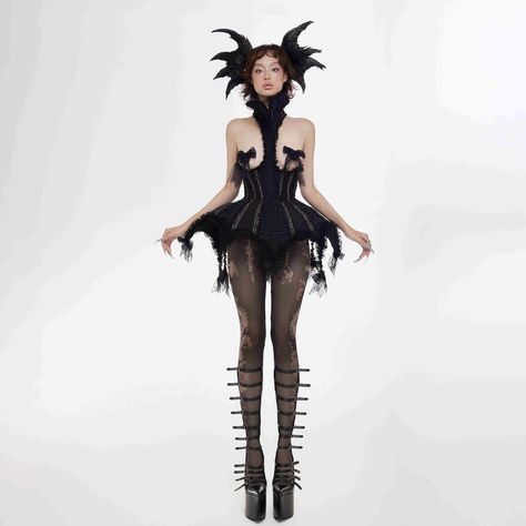 Stephano @ backlog city (@buttcape) on X La Lune Fashion, Odd Fashion, Gardening Outfit, Marvelous Designer, Fashion Design Sketches, Student Fashion, Halloween Fashion, Fantasy Clothing, Fantasy Fashion