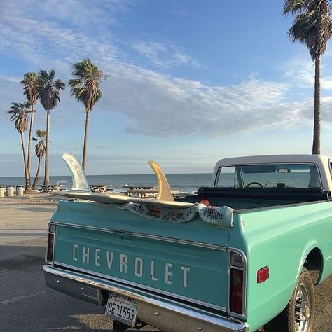 No better vibes that this • • • #sddeets #sandiego #sandiegolife #socal #beach #beachy #beachvibes #creative #pinterest #visionboard #manifesting #sandiegoblogger #pinterest #cheverolet #vintagetruck #truck Socal Summer Aesthetic, Surfer Vibes Aesthetic, Vintage Surf Aesthetic, Beachy Car, Vintage Beach Aesthetic, Malibu Aesthetic, Beach Vibes Aesthetic, Beach Van, Surfer Vibes