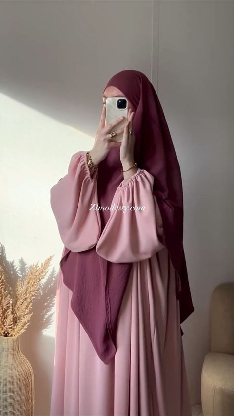 Pink Abaya Outfit, Khimar Outfits, Khimar Outfit, Pink Abaya, Hijab Pink, Islamic Modest Fashion, Muslimah Fashion Casual, Pink Hijab, Pilgrimage To Mecca