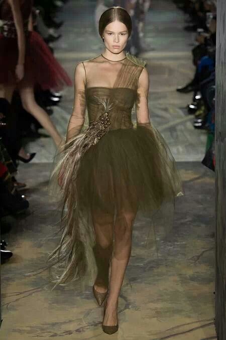 Valentino 2014 Couture, Couture 2014, Valentino Collection, Valentino Haute Couture, Valentino Couture, Chic Gowns, Spring Couture, Couture Runway, Italian Fashion Designers