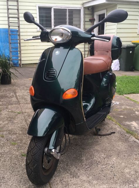 1999 Vespa ET4 125 Australia. 56,000kms Vespa Et4, Vespa Piaggio, Vespa Scooters, Motor Scooters, My Ride, Scooters, Seat Cover, Bike, Australia