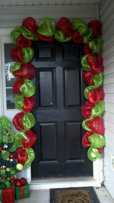 Front Door Grinch Decor, Grinchmas Decorations Outdoor, Front Door Wrapped Like Present, Grinch Christmas Diy Decorating Ideas, Grinch Office Door Decorating Ideas, Grinch Front Door Decor, Grinchmas Decorations Diy, Grinchmas Decorations, Grinch Decorations