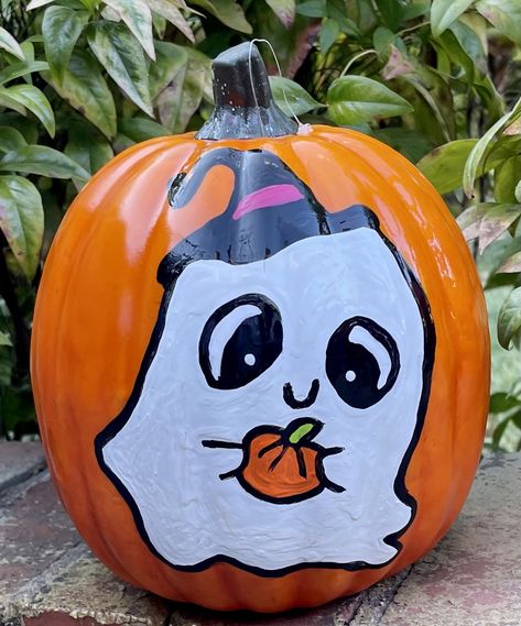 Boo Painted On Pumpkin, Simple Pumpkin Painting Ideas For Kids, Painted Pumpkins Easy Ideas, Simple Cute Pumpkin Painting, Foam Pumpkin Painting Ideas, Squishmallow Pumpkin Painting, Cute Pumpkin Painting Idea, Kawaii Pumpkin Painting, Halloween Painting Pumpkins Ideas