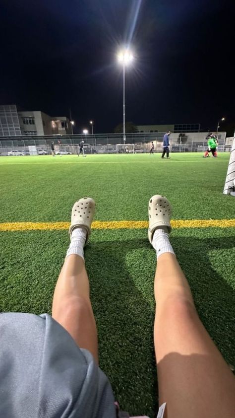 Football Practice Snap, Fake Soccer Snaps, Girls Soccer Cleats, Girls Football, Soccer Inspiration, Endurance Workout, Soccer Practice, Soccer Boots, Soccer Motivation