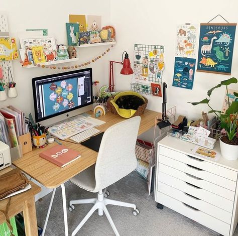 Home Office For Artists, Artist Home Office, Illustrator Workspace, Creative Workspace Inspiration, Sally Payne, Artist Workspace, Art Studio Organization, Art Studio Room, Creative Workspace