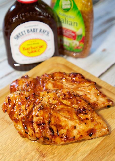 3 ingredient Italian BBQ Chicken Italian Bbq Chicken, Italian Bbq, Best Chicken Marinade, Summer Chicken, Bbq Chicken Recipes, 3 Ingredient Recipes, Italian Dressing, Chicken Marinades, Boneless Chicken Breast