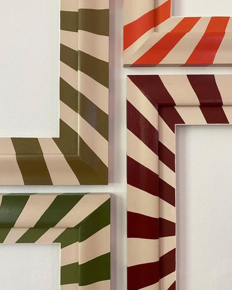 Diy Frame Painting, Paint Frames Diy Ideas, Hand Painted Striped Walls, Colorful Framed Mirror, Frame Painting Ideas Diy, Hand Painted Frames Diy, Glass Painting Frames Wall Decor, Paint Mirror Frame, Painted Glass Picture Frames