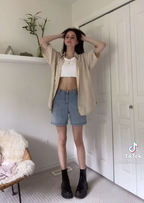 Short Largo, Focused Aesthetic, Kate Brock, Outfit Grunge, Cool Fits, Swaggy Outfits, Looks Style, Looks Vintage, Summer Outfits Women