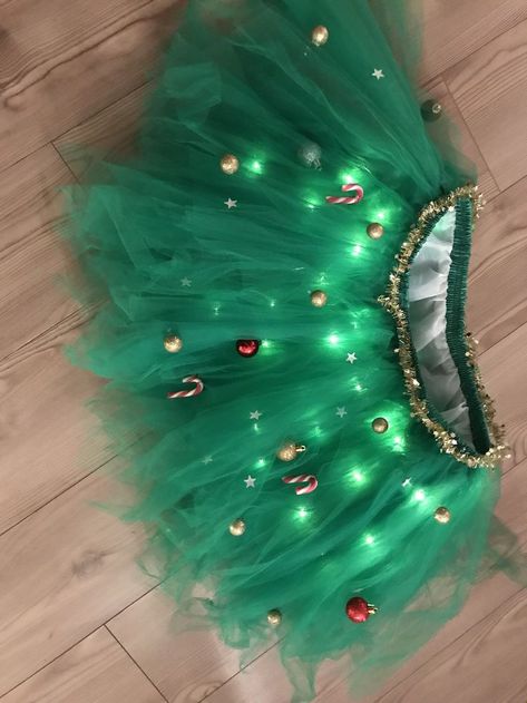 Elf Outfit Ideas For Kids Diy, Diy Christmas Tree Dress, Christmas Elf Costume Ideas, Christmas Fairy Costume, Diy Christmas Tree Costume, Christmas Tree Costume Diy, Christmas Elf Costume Diy, Christmas Outfits For Kids, Grinch Dress