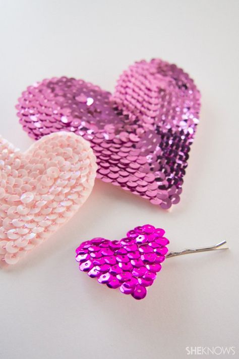 Heart Shape Hair Pin Diy Sequin, Sequin Crafts, Heart Accessories, Cute Diy, Shape Crafts, Bead Embroidery Jewelry, Pretty Designs, Embroidery Jewelry