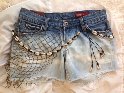 Mermaid Jeans, Diy Denim Shorts, Mermaid Outfits, Mermaid Craft, Jean Cutoffs, Mermaid Board, Bleached Shorts, Mermaid Shorts, Mermaid Crafts