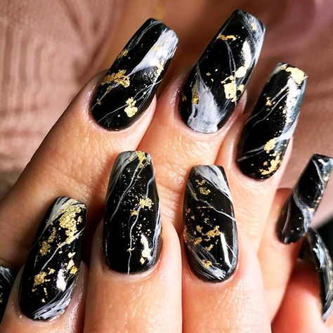 21 Stunning Gold Foil Nail Designs to Make Your Manicure Shine ★ Black Nails with Gold Foil Picture 2 ★ See more: http://glaminati.com/gold-foil/ #goldfoilnails #goldfoilnailart Foil Nail Designs, Marble Acrylic Nails, Prom Nail Designs, Gel Pedicure, Marble Nail Designs, Gold Nail Designs, Black Nail Art, Marble Nail Art, Gold Nail