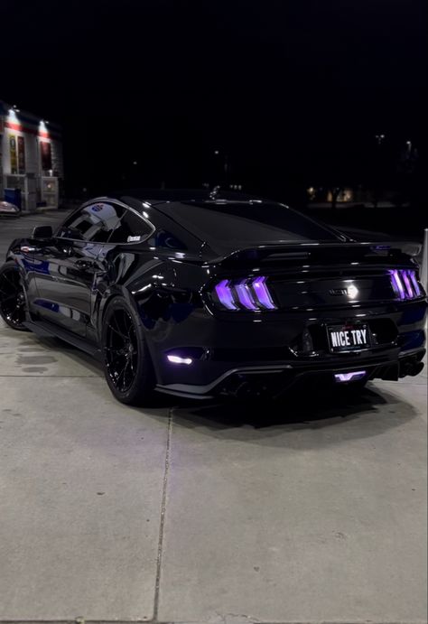 Best Looking Cars, Blacked Out Mustang Gt, Black Out Cars, Dark Cars Aesthetic, Car Wallpaper Mustang, Blacked Out Truck, All Black Mustang, Blacked Out Mustang, Wrapped Mustang