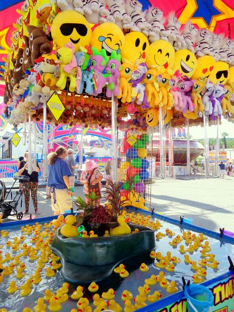 Street Fair Ideas, State Fair Aesthetic, Fair Aesthetic, Best Christmas Toys, Retro Arcade Games, Street Fair, Fair Outfits, Fair Games, Fun Fair