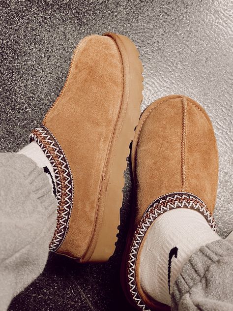 Cute Uggs, Slippers Outfit, Ugg Tasman Slippers, Trendy Shoes Sneakers, Dr Shoes, Preppy Shoes, Pretty Shoes Sneakers, Shoe Wishlist, Cute Nike Shoes