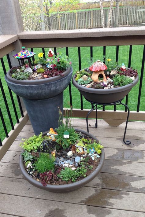 patio-house-small-garden-fairy-design - Home Decorating Trends - Homedit Plants Diy, Fairy Garden Designs, Fairy Garden Crafts, Faeries Gardens, Mini Fairy Garden, Magic Garden, Fairy Garden Decor, Fairy Garden Houses, Garden Terrarium