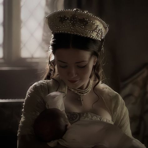 Natalie Dormer Anne Boleyn, Tudor Series, Mary Tudor, Tudor Dress, Mary 1, Sarah Bolger, Anne Of Cleves, Tudor Dynasty, The Tudors