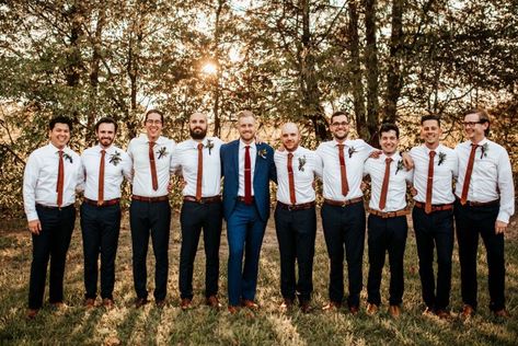 Country Groom Attire, Tennessee Farm, Casual Groomsmen, Groomsmen Pictures, Mens Casual Wedding Attire, Wedding Photography Bridal Party, Casual Wedding Attire, Country Wedding Photography, Wedding Tux