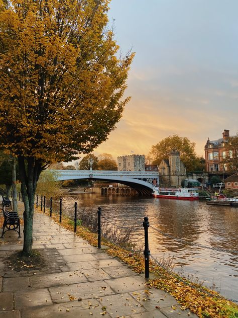 The River Ouse in York in Autumn York City England, York St John University, Rainy Day Art, Riverside City, Winter Semester, City Of York, 2nd Semester, York Uk, England Aesthetic