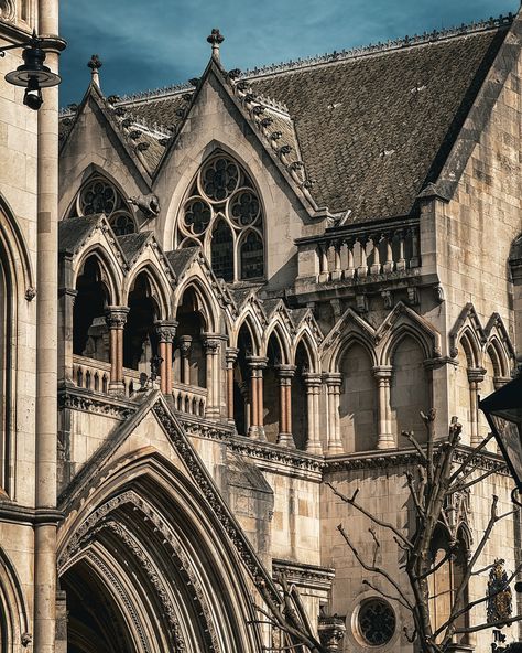 The Old Bank of England is a public house at 194 Fleet Street. It was constructed on a corner site in 1886 by Sir Arthur Blomfield in a grand Italianate style, the interior having three large chandeliers with a detailed plaster ceiling. The building was occupied by the Law Courts branch of the Bank of England from 1888 to 1975 before it was refurbished and put to its current use in 1994. Next to this is is the The Royal Courts of Justice in London, completed in 1882, is a striking example of... Law Court, Bank Of England, Plaster Ceiling, London Architecture, Fleet Street, Royal Court, Public House, Large Chandeliers, Old London